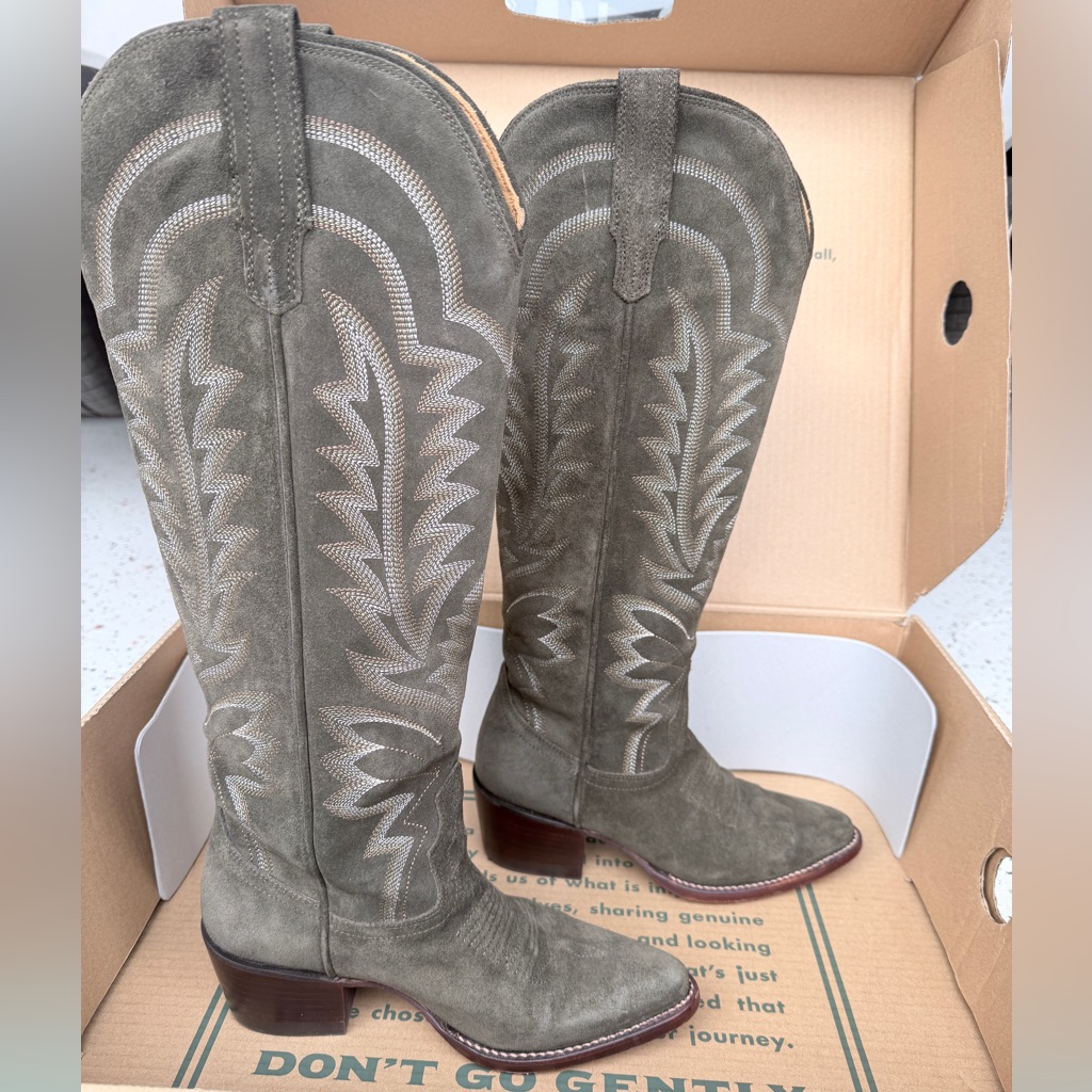 Tecovas Olive Suede Abby